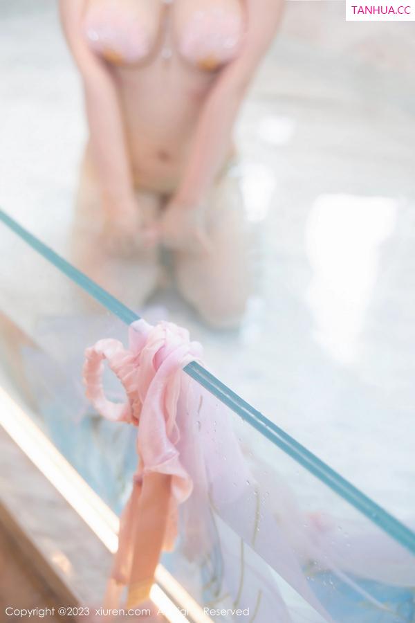 豆瓣酱  [XiuRen]高清写真图 2023.11.10 No.7650 豆瓣酱 丰腴美臀第75张图片